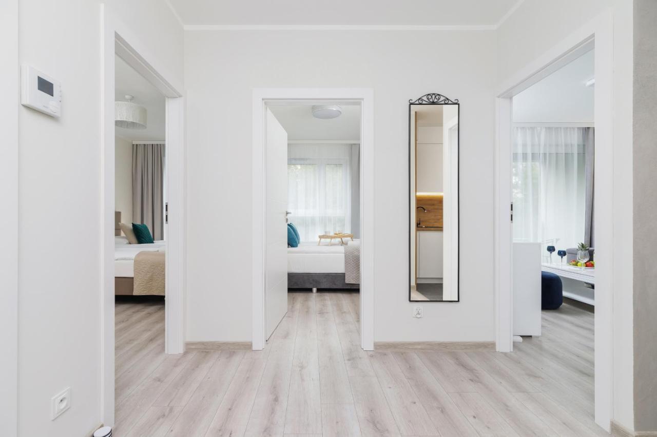 W Parku Lotnikow Apartments Tauron Arena By Noclegi Renters Krakau Buitenkant foto